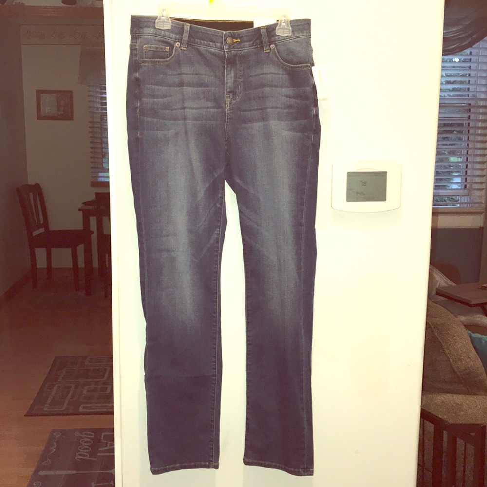 NWT. Mid-Rise, Straight, Shape & Smooth Jeans.
